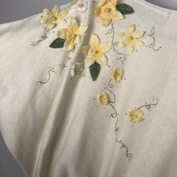 Vintage HMJ Made in the USA Cottagecore 3D Flower Sweater - Picture 16 of 16